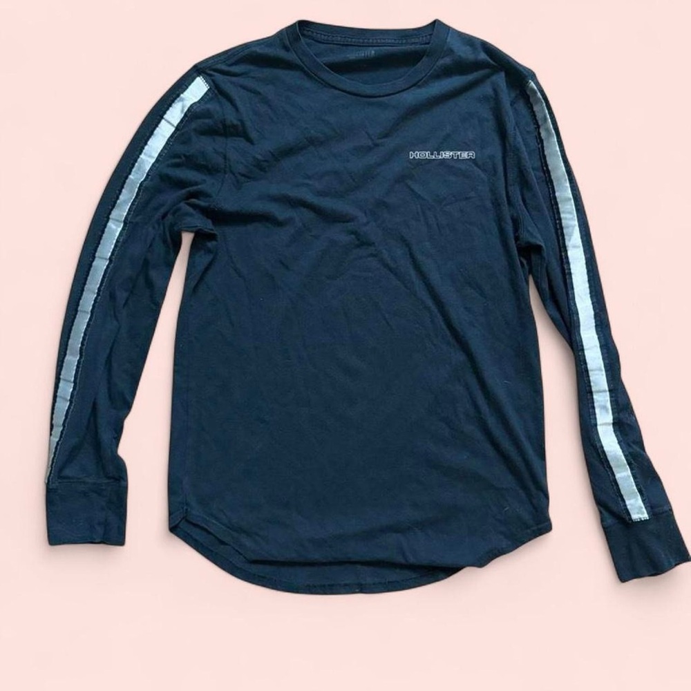 Y2K 2000’s Hollister Original Navy Long Sleeve Shirt w/ Reflective Gray Details